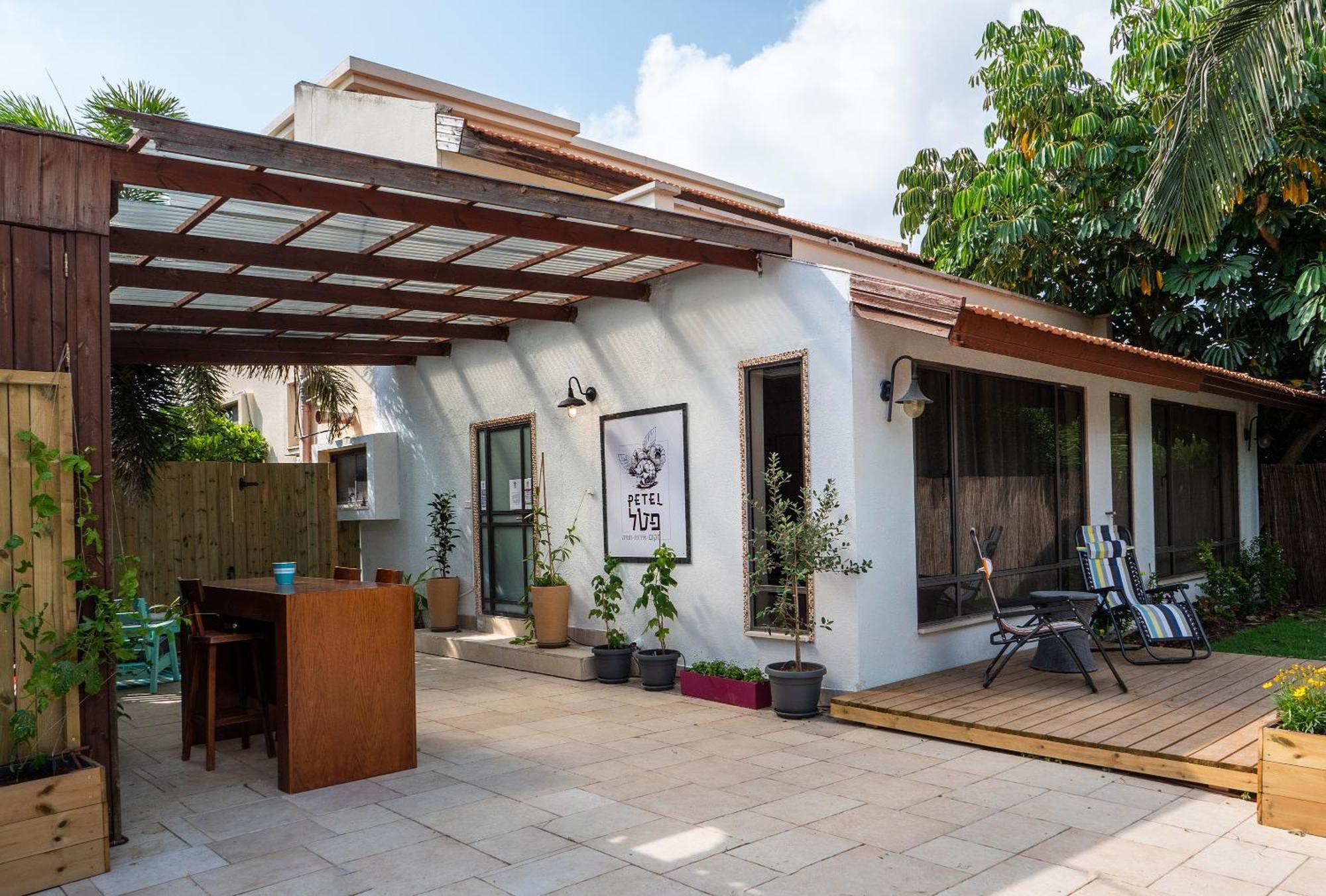 Bar-On Vacation Resort - Nature, Culture, Tours & Tastes Near Nahariyya - בר-און ריזורט, בתי מפונים , טבע, תרבות, סיורים וקולינריה Ben 'Ammi Szoba fotó