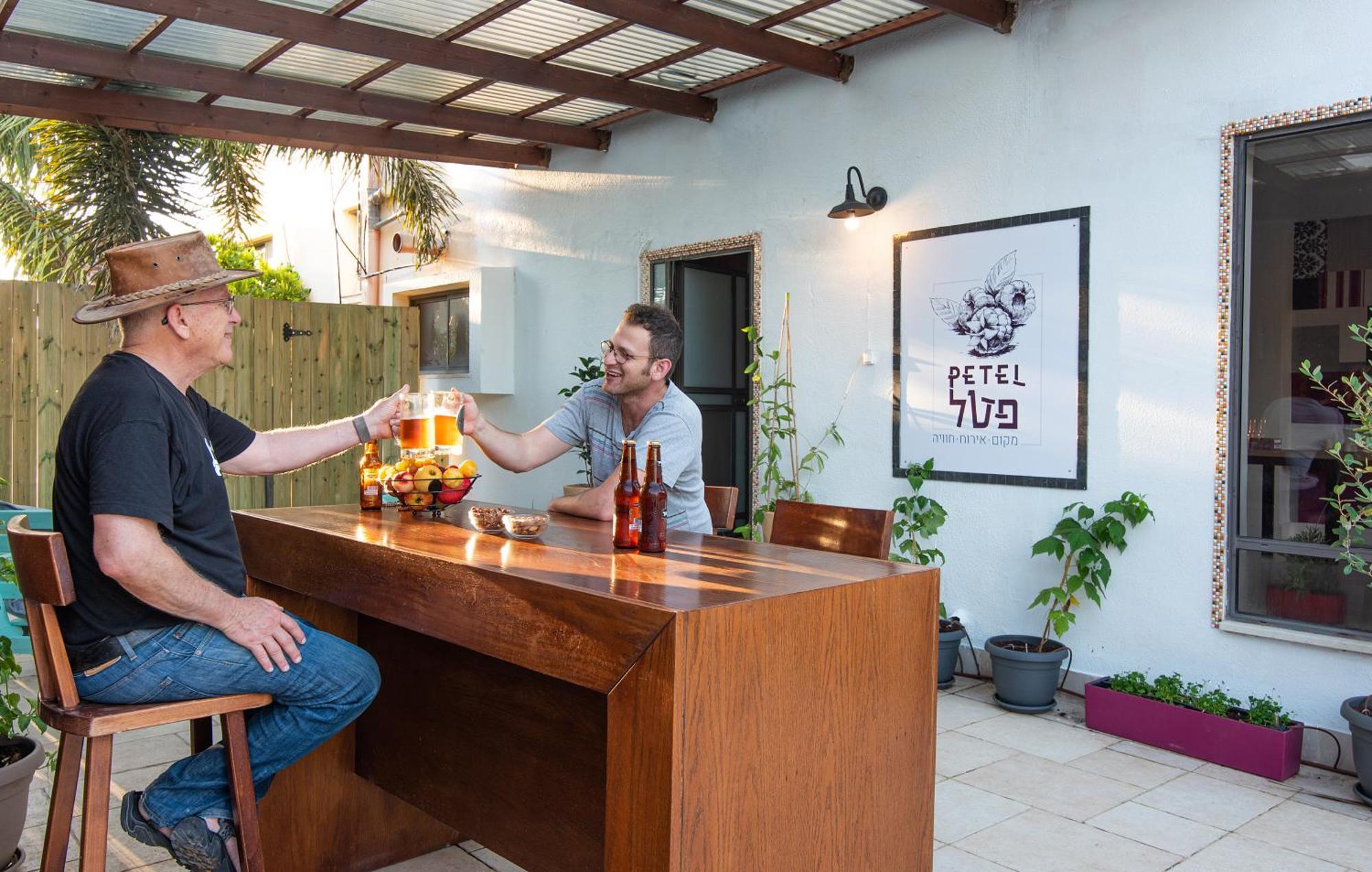 Bar-On Vacation Resort - Nature, Culture, Tours & Tastes Near Nahariyya - בר-און ריזורט, בתי מפונים , טבע, תרבות, סיורים וקולינריה Ben 'Ammi Szoba fotó